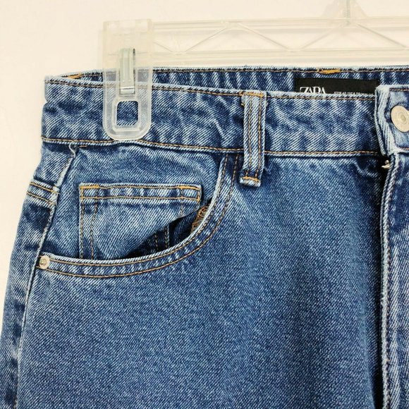 Zara Medium Wash Denim High Rise Mom Jeans - Size 8 - Picture 5 of 9